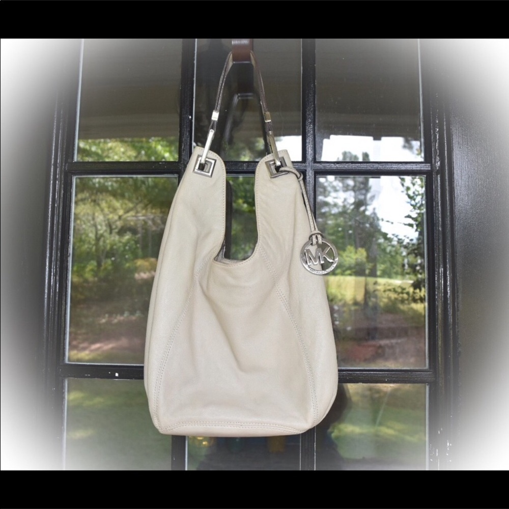 Michael Kors classic Carey hobo cream leather bag